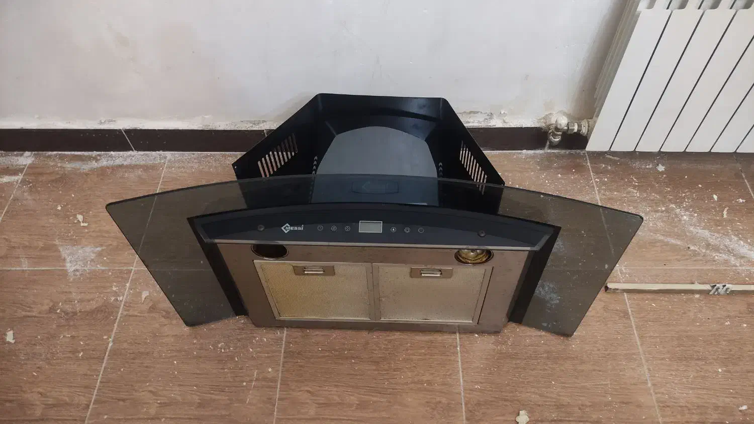 هود|هود|رشت, کوی جام جم|دیوار