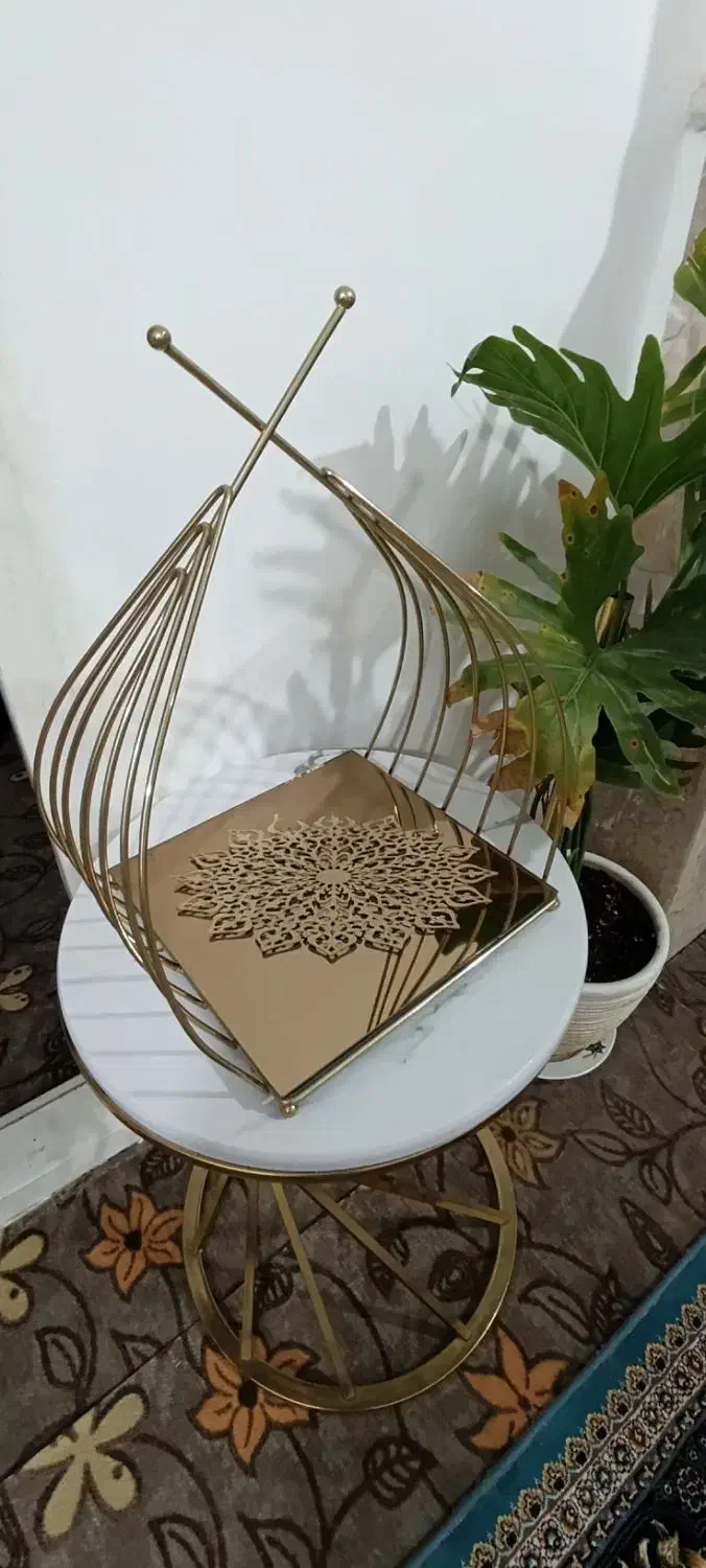 استند طلایی|مجسمه، تندیس، ماکت|نیشابور, شهرک رسولی|دیوار