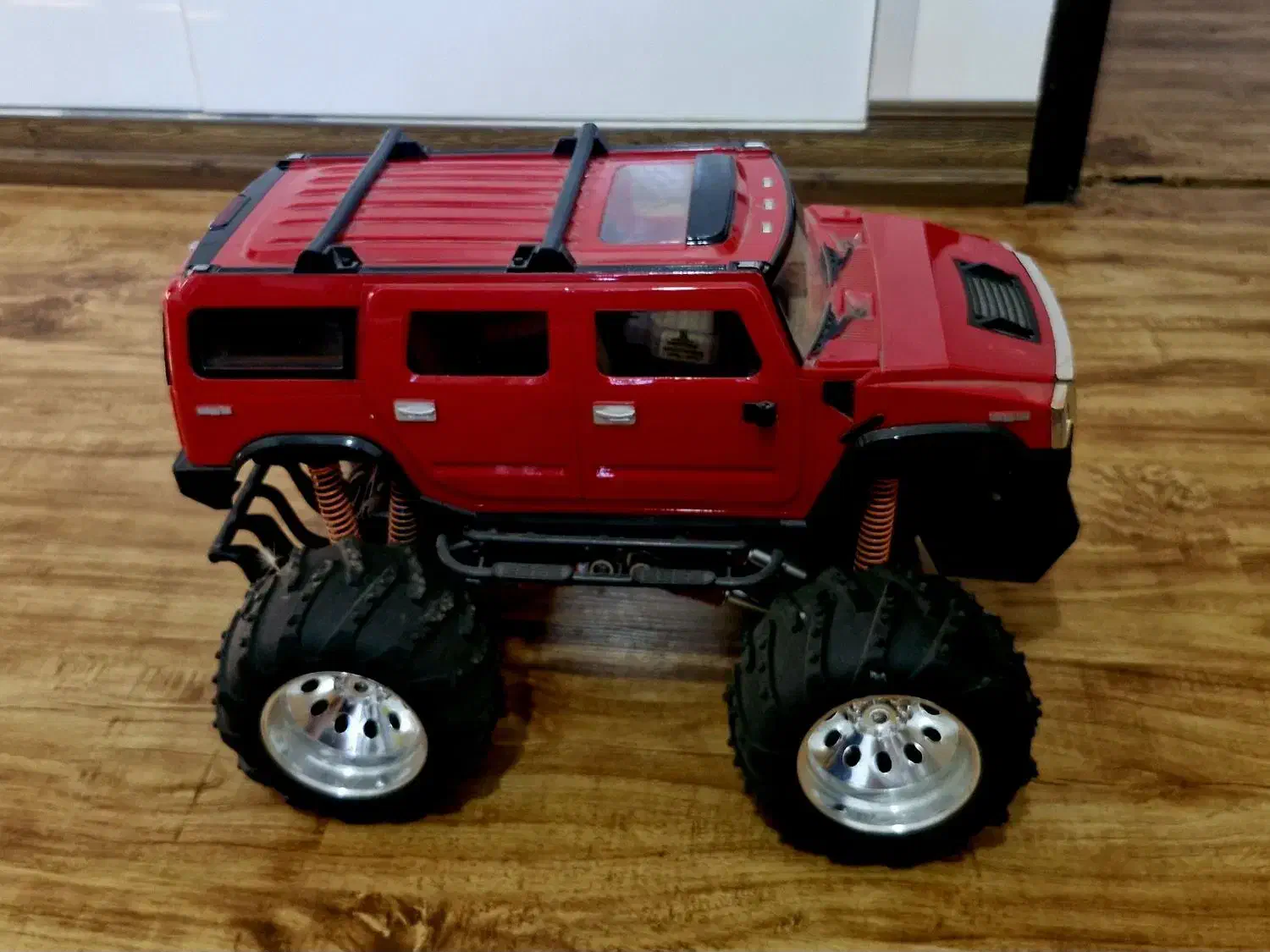 ماشین آفرودی قرمز قناری قوی|اسباببازی|ساری, |دیوار