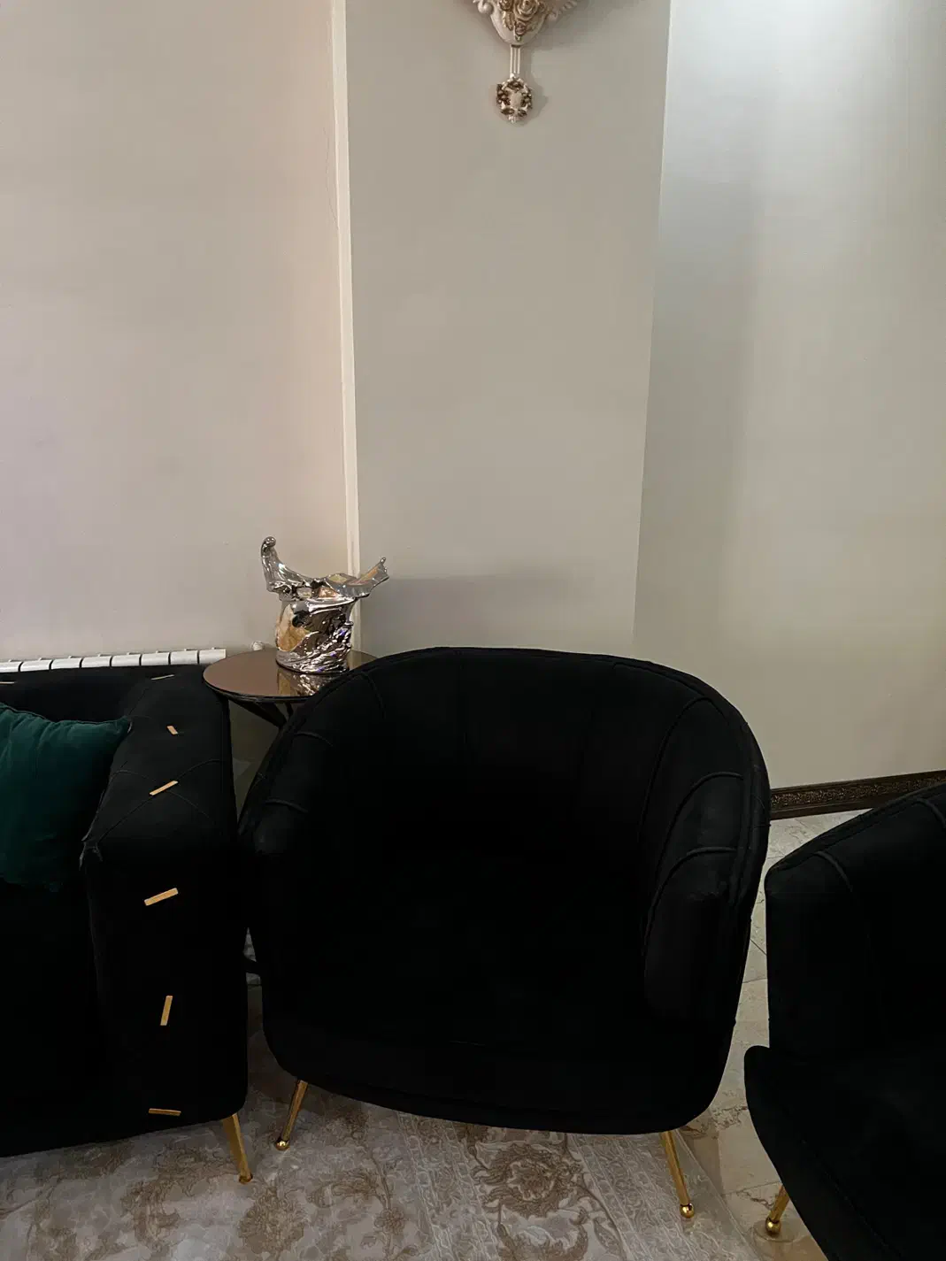 مبل راحتی ۵ نفره با میز جلو میلی وعسلی|مبلمان خانگی و میز عسلی|تهران, آذربایجان|دیوار