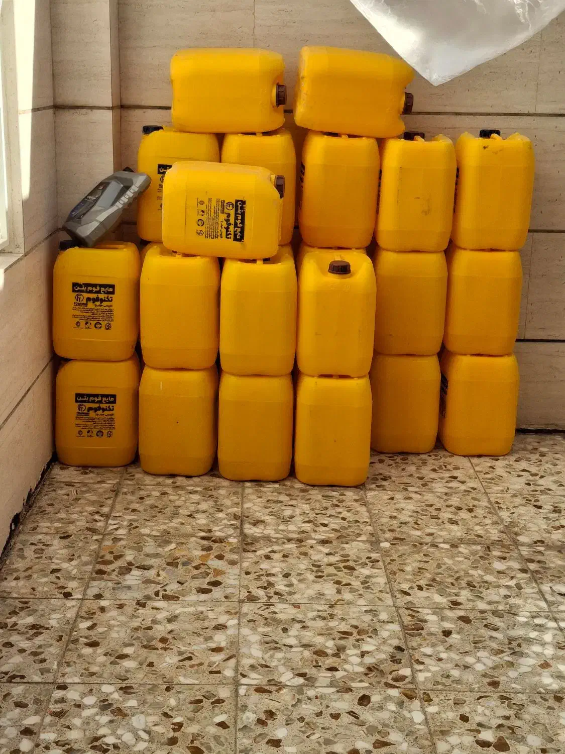 پوت|ظروف نگهدارنده، پلاستیکی، یک‌بارمصرف|خرم‌آباد, |دیوار