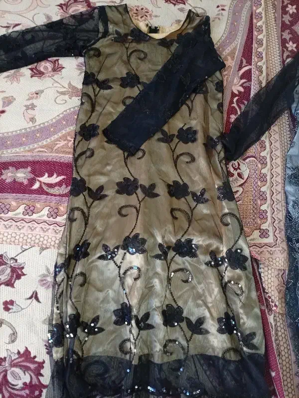 دوعدد لباس مجلسی|لباس|فسا, |دیوار