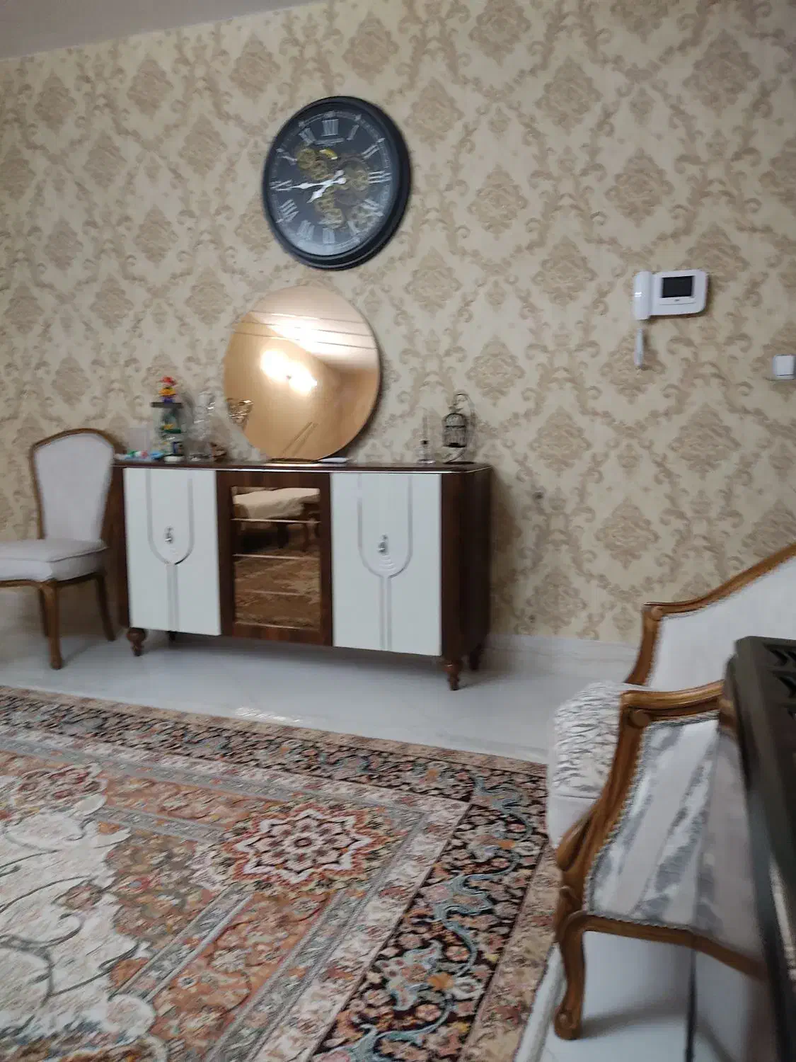 فروش کنسول ۳دره جادار مناسب برای ظروف پذیرایی|بوفه، ویترین، کنسول|مهدی شهر, |دیوار