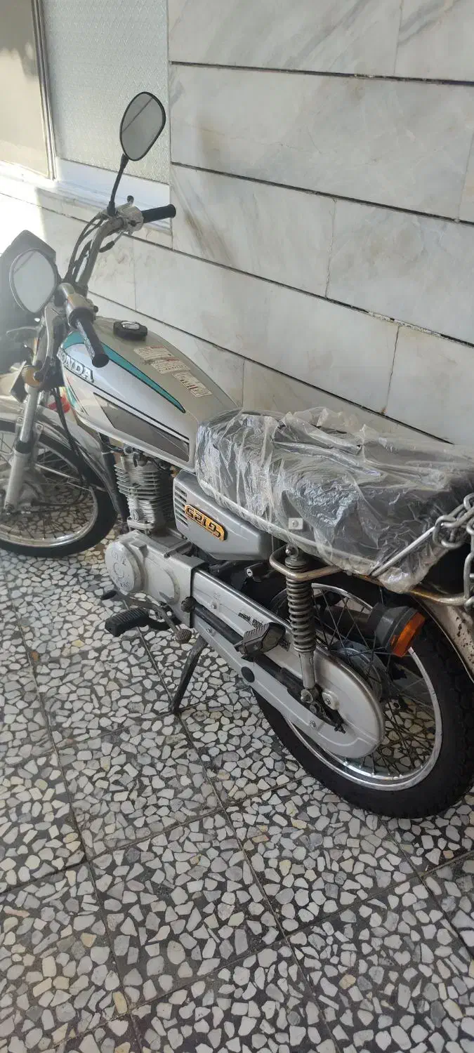 هوندا۱۲۵|موتورسیکلت|قائم‌شهر, |دیوار