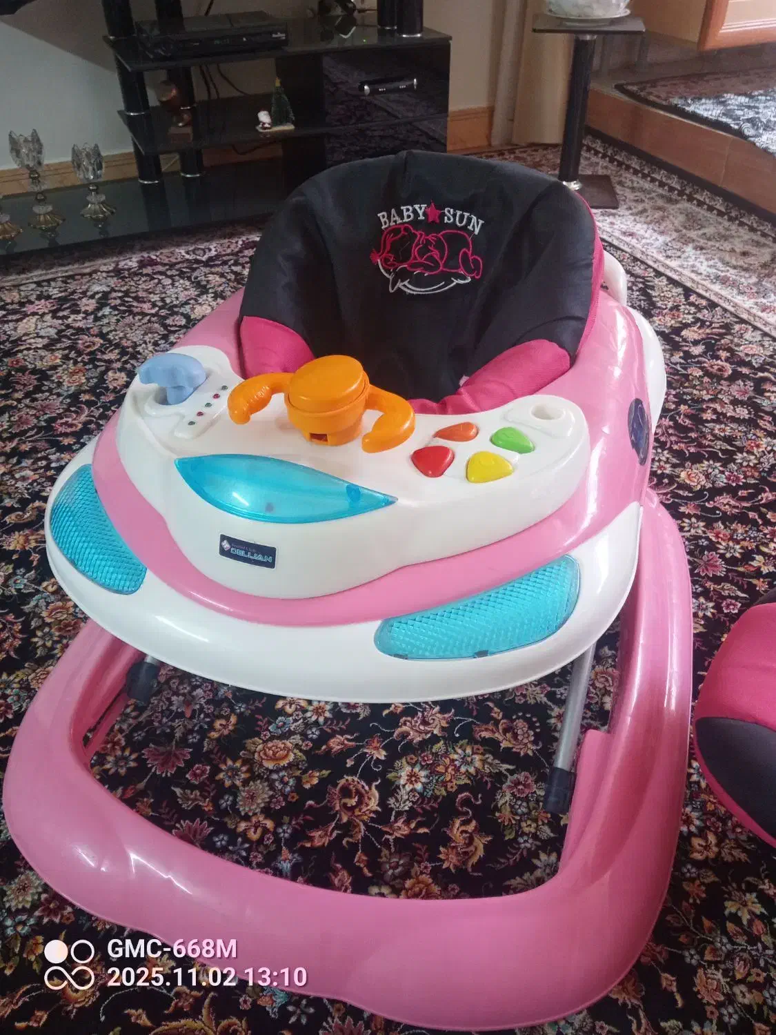 روروک،کریر،کالسکه معمولی ویک عدد گهواره ست کالسکه|اسباب و اثاث بچه|اندیشه, اندیشه فاز ۴|دیوار