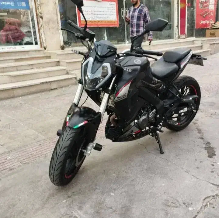 بنلی 180S|موتورسیکلت|پرند, فاز ۶|دیوار