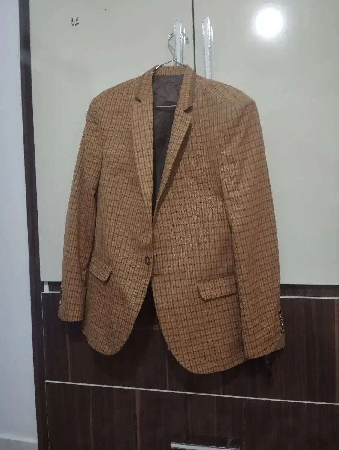 کت نو|لباس|لردگان, |دیوار