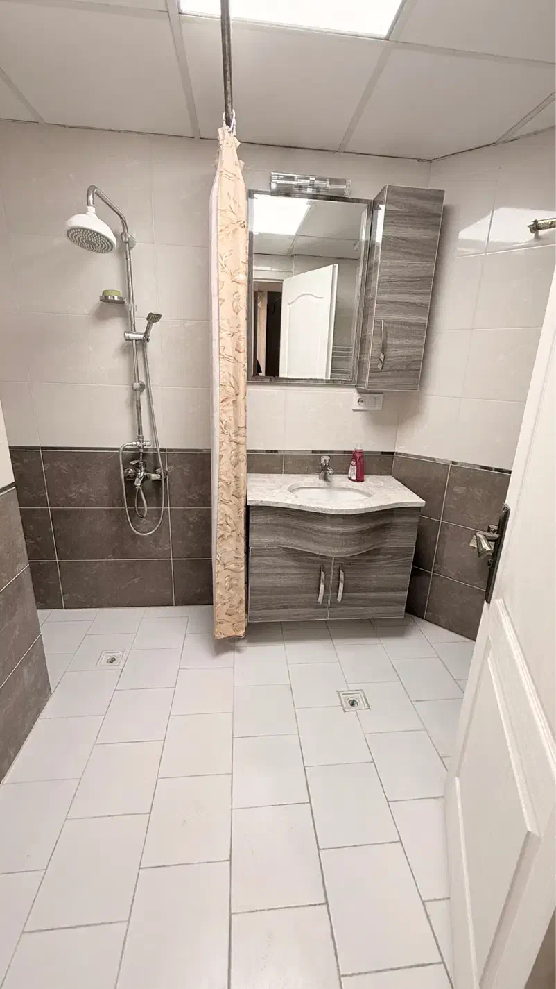 ۱۶۰متری سه خوابه/بلوار مژدی/شهرک نفت/ویو ابدی