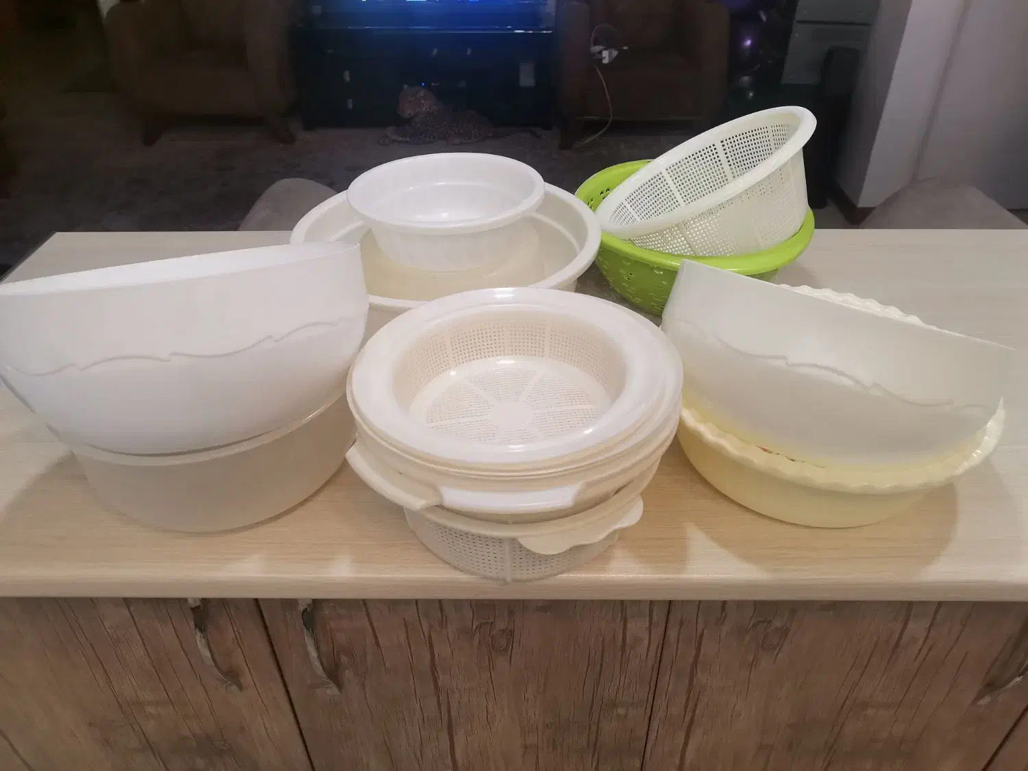 تعدادی سبد و لگن درحدنو، بسیار تمیز وبدون شکستگی|ظروف نگهدارنده، پلاستیکی، یکبارمصرف|رودهن, |دیوار