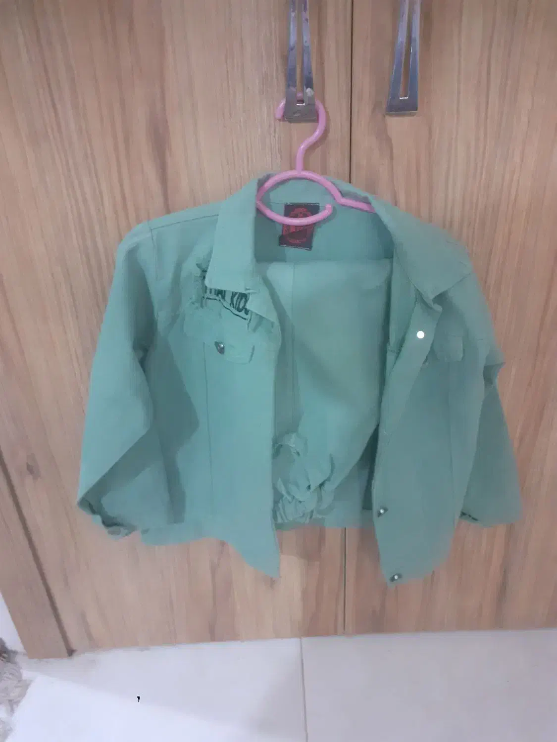 پسرانه|لباس|کاشان, ولیعصر|دیوار