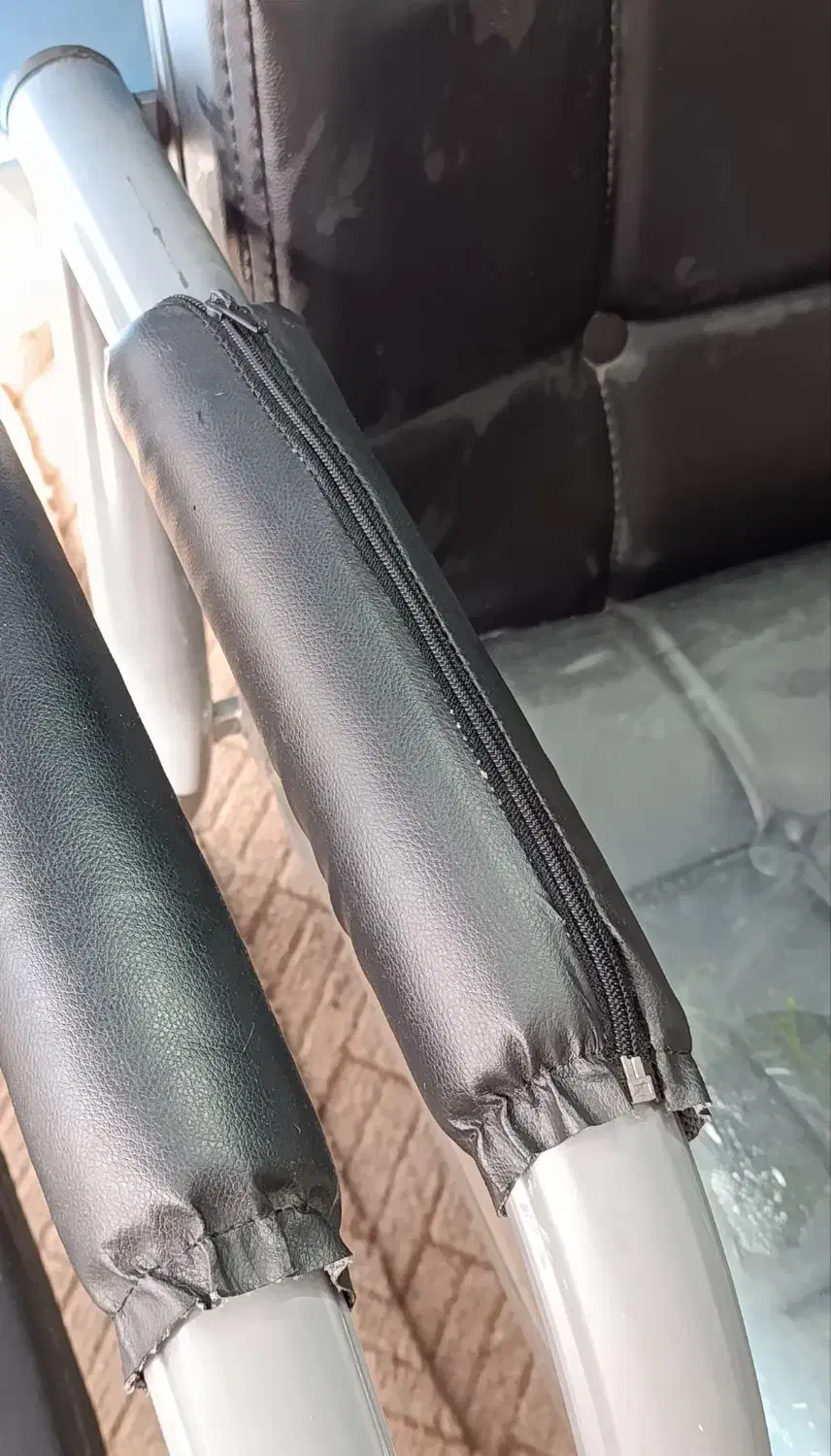 دو صندلی انتظار نو|صندلی و نیمکت|اصفهان, پرتمان|دیوار