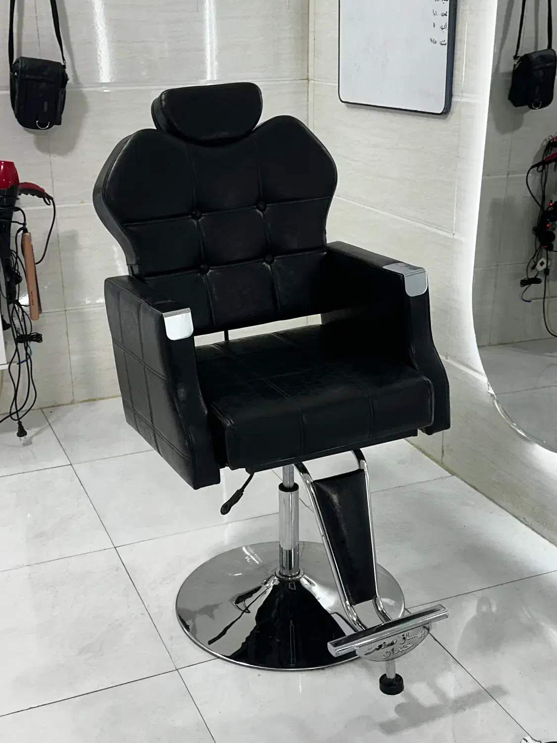 صندلی آرایشگاه مردانه|آرایشگاه و سالنهای زیبایی|کرمانشاه, |دیوار