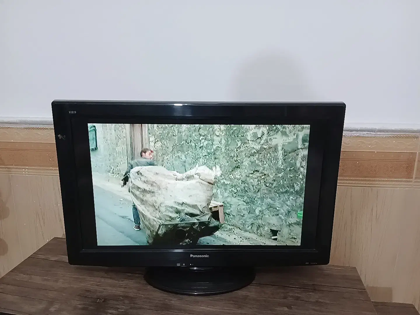 تلویزیون LCD|تلویزیون و پروژکتور|نیشابور, هفده شهریور|دیوار