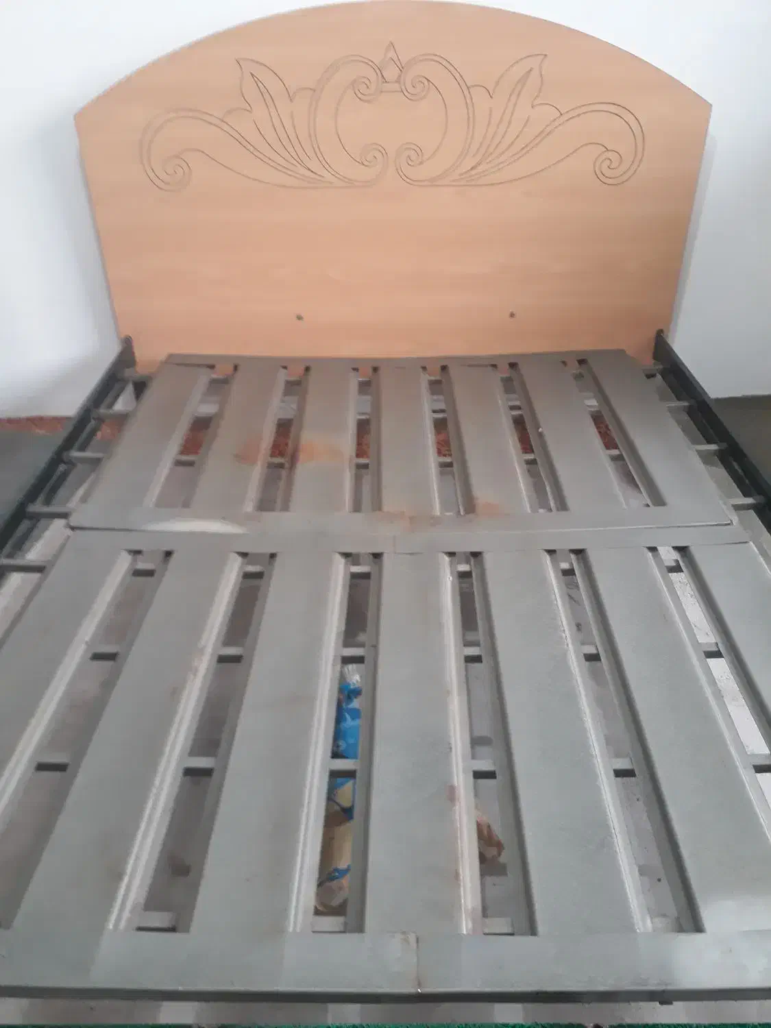 تخت دونفره  فلزی|تخت و سرویس خواب|آستانه اشرفیه, |دیوار