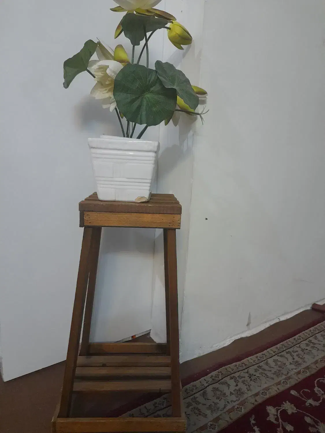 گلدان چوبی|گل و گیاه طبیعی|مشهد, نرگس (شهرک غرب)|دیوار