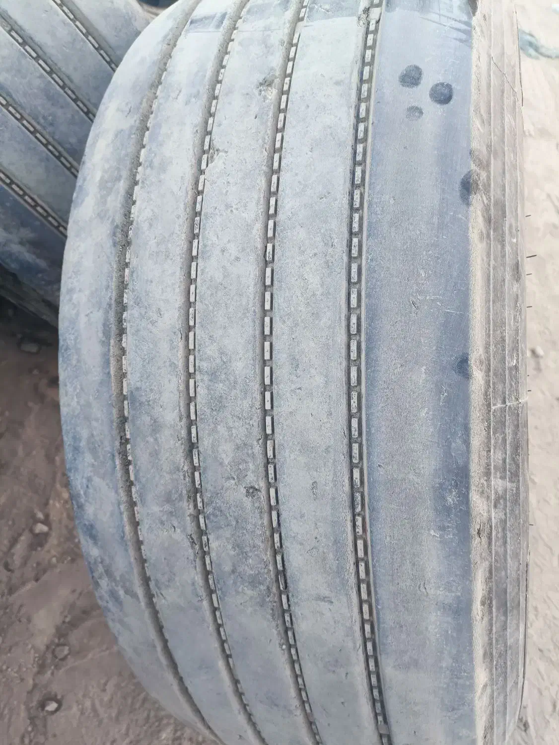 لاستیک کامیون 385- 24لا 3حلقه|قطعات یدکی و لوازم جانبی|نجفآباد, یزدانشهر|دیوار