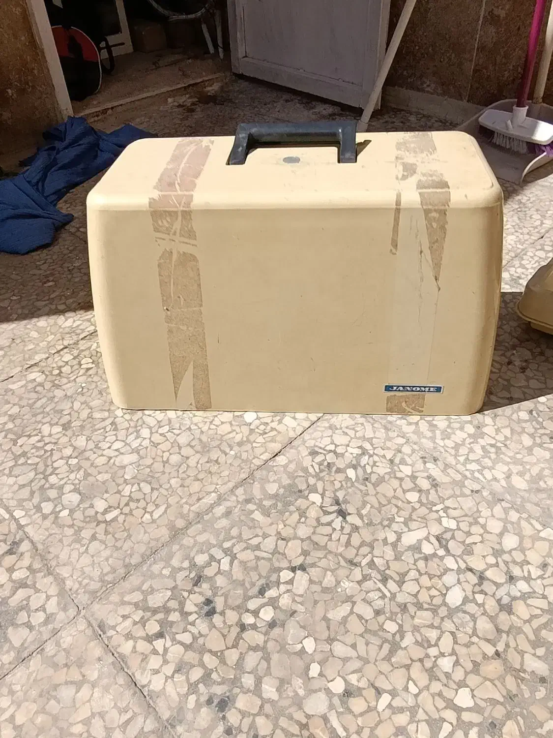 چرخ خیاطی|چرخ خیاطی و ریسندگی|شیراز, کوشک میدان|دیوار