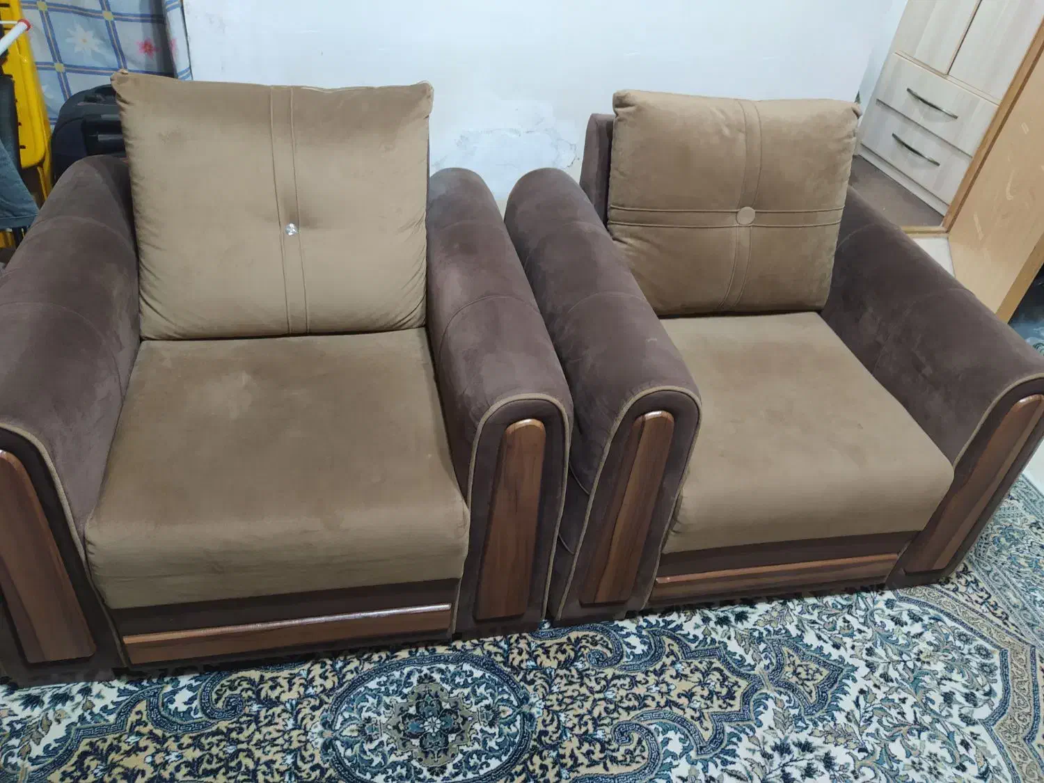 مبل|مبلمان خانگی و میز عسلی|رشت, چله خانه|دیوار