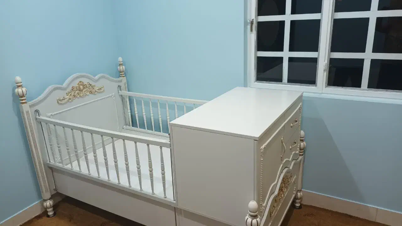 تخت نوجوان|تخت و سرویس خواب|هشتگرد, هیو|دیوار