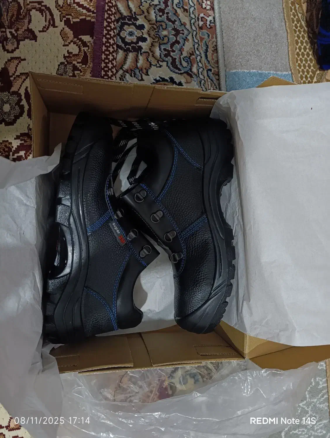 فروش یک جفت کفش ایمنی|کیف، کفش، کمربند|ایوان, |دیوار