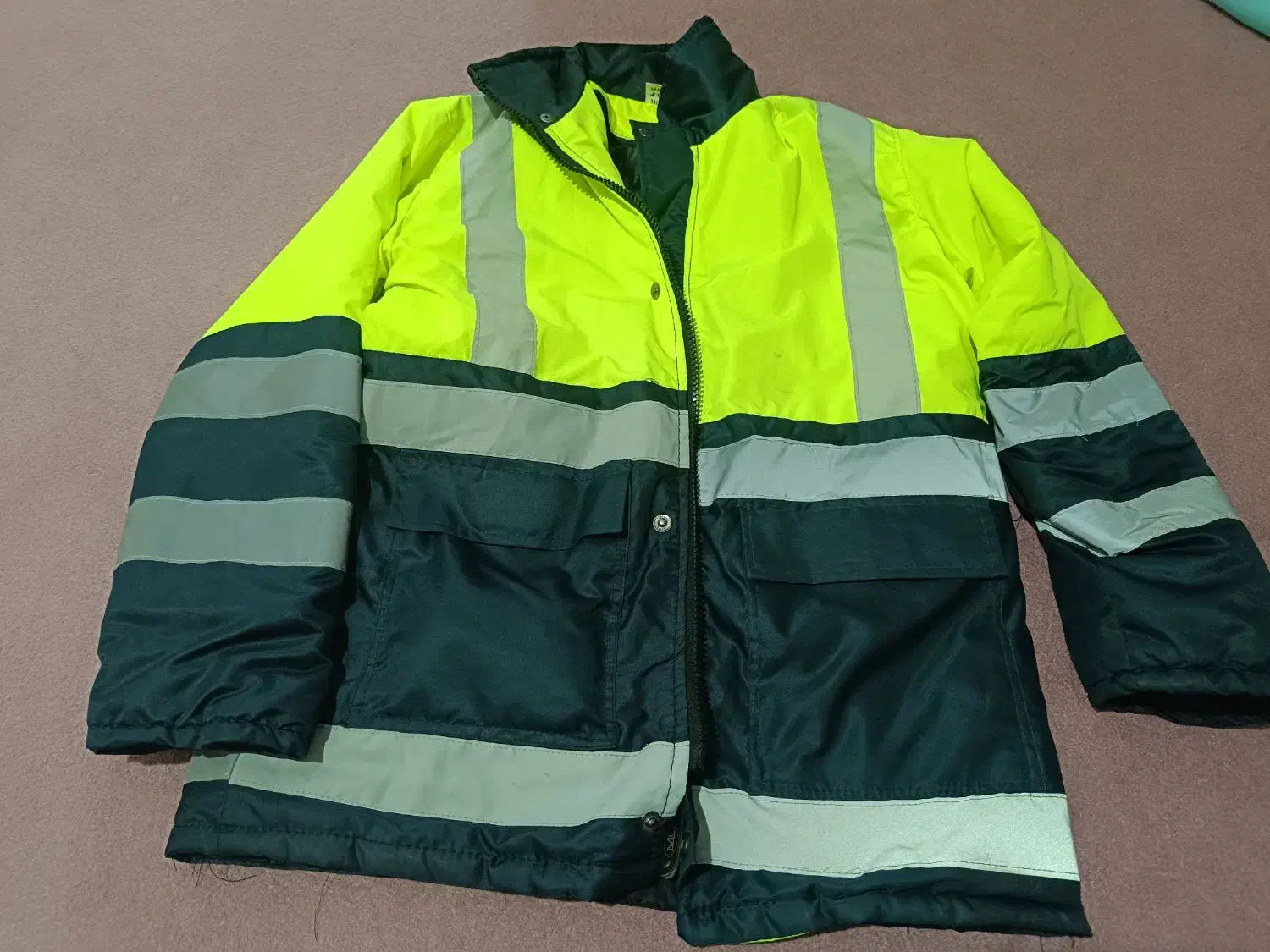 کاپشن|کوهنوردی و کمپینگ|مشهد, قائم|دیوار