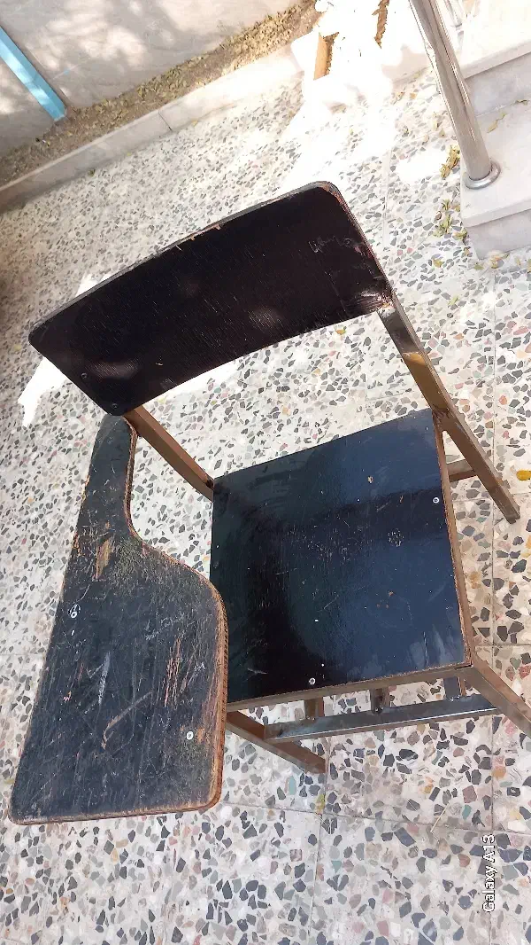 صندلی دانشجویی|صندلی و نیمکت|خرم‌آباد, |دیوار