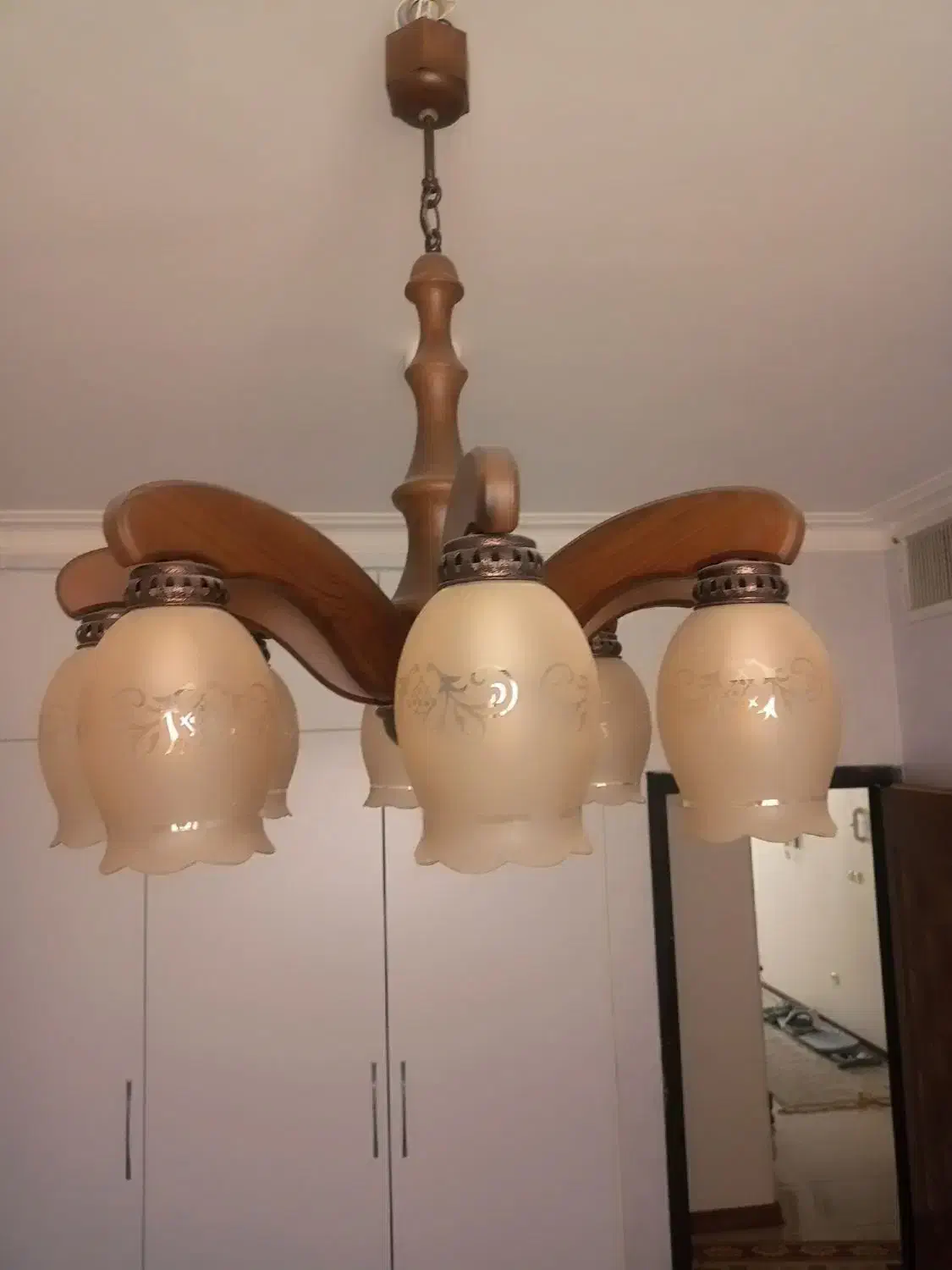 لوستر|لوستر و چراغ آویز|قم, انسجام|دیوار