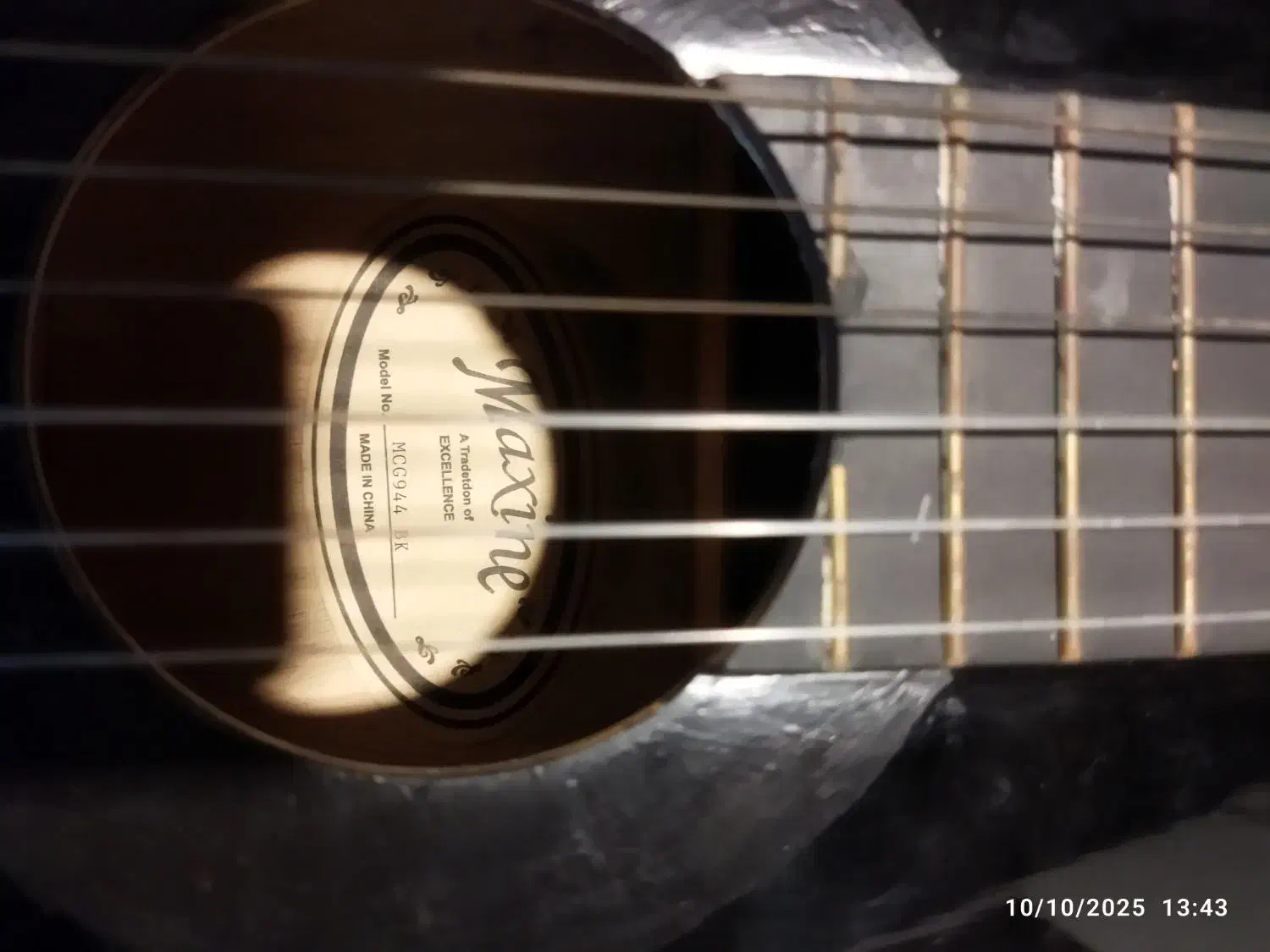 گیتار ماکسین.در حد نو|گیتار، بیس، امپلیفایر|لنگرود, |دیوار