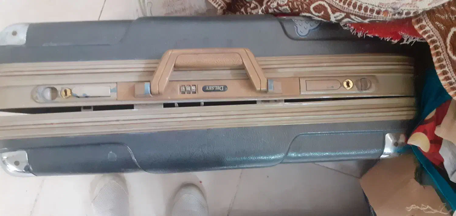 چمدان بزرگ|کیف، کفش، کمربند|اسلام‌شهر, شهرک واوان|دیوار