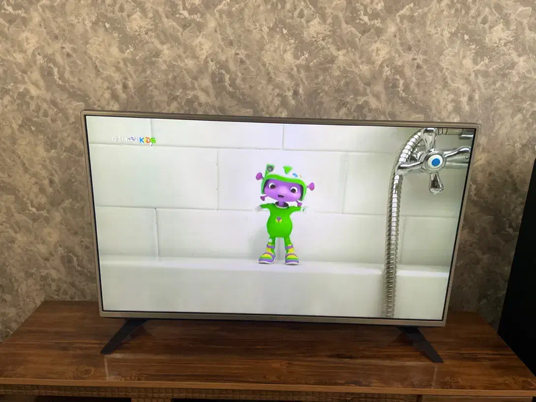 تلویزیون|تلویزیون و پروژکتور|تبریز, |دیوار