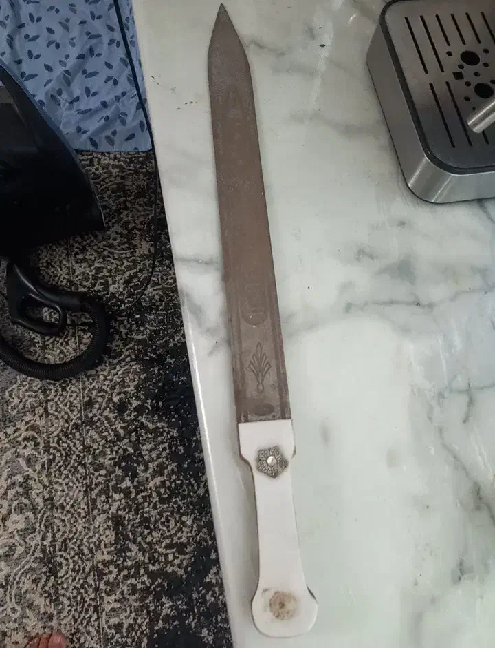تعدادی چاقو سالم تمیز دکوری۱|کلکسیون اشیاء عتیقه|رباط‌کریم, رباط‌کریم|دیوار