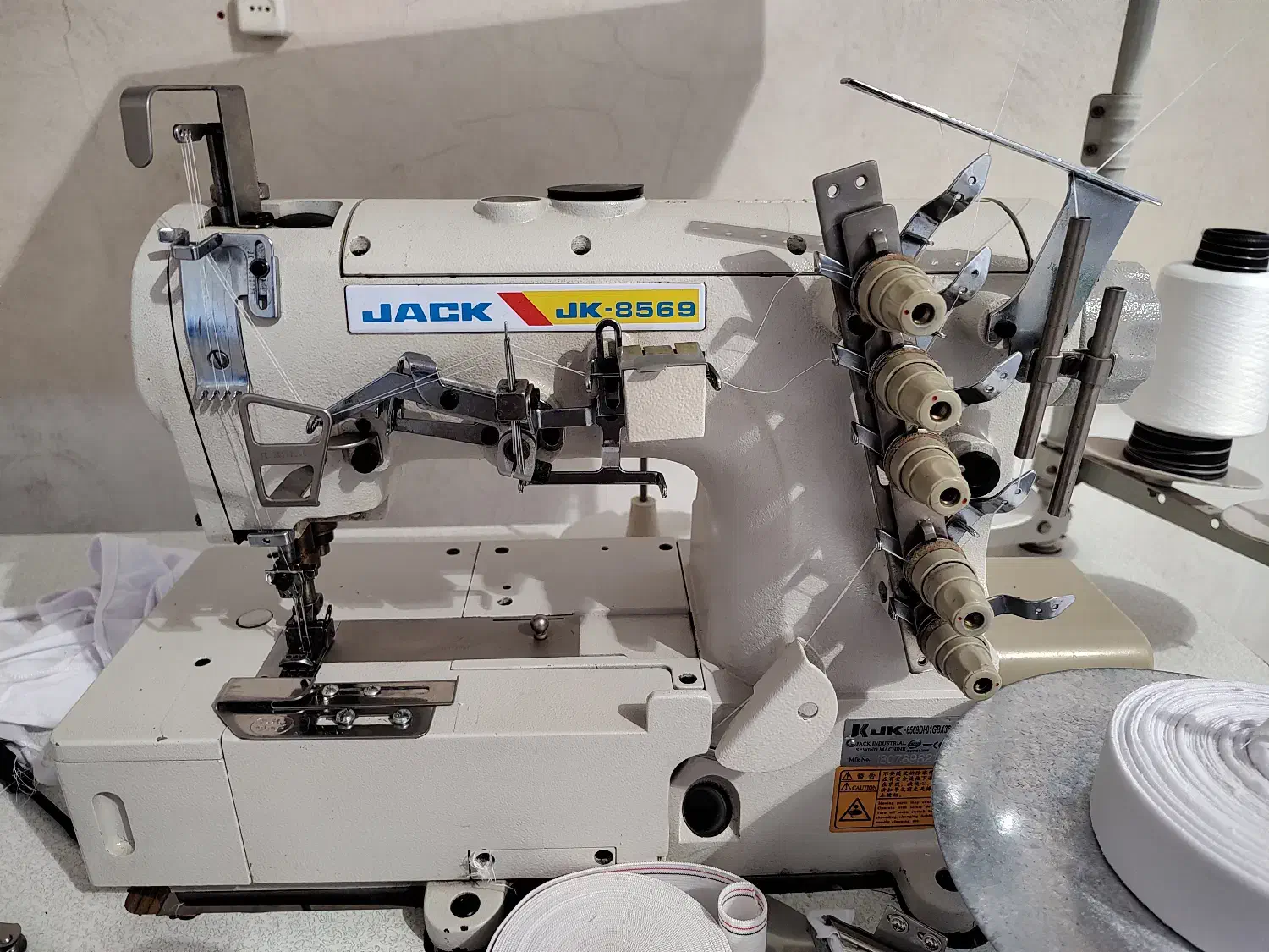 قیچی، میاندوز و سردوز|چرخ خیاطی و ریسندگی|ایوان, |دیوار