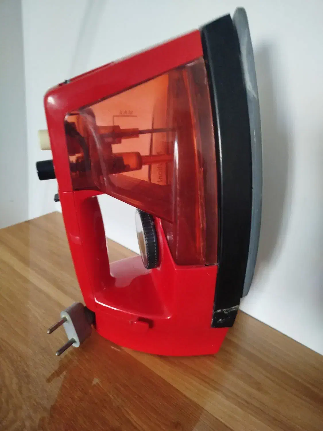 اتو بخار قدیمی|اتو و لوازم اتو|بروجرد, |دیوار