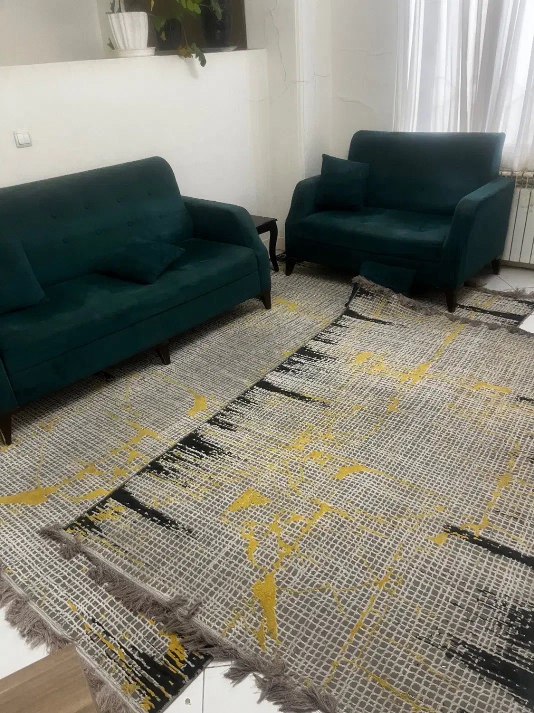 مبل ۵ نفره و فرش ۶ و ۴ متری|مبلمان خانگی و میز عسلی|تهران, کاج|دیوار