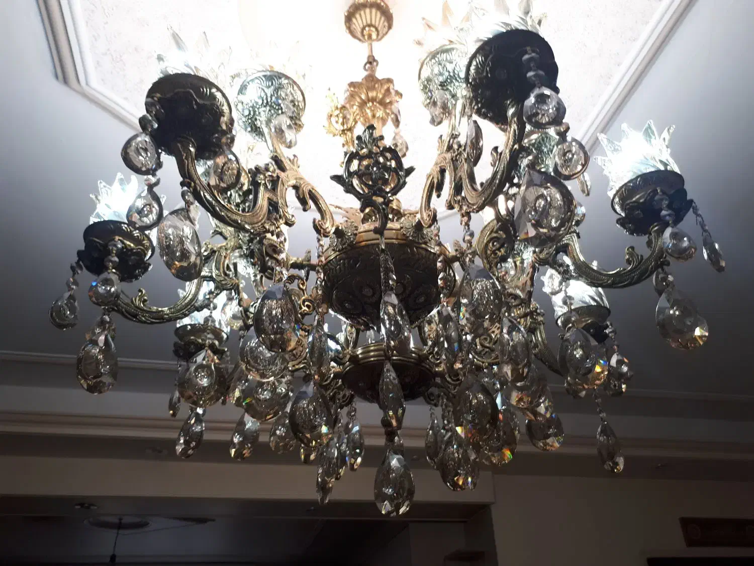 لوستر برنجی ۱۶ شاخه مجلسی شیک|لوستر و چراغ آویز|تهران, مشیریه|دیوار