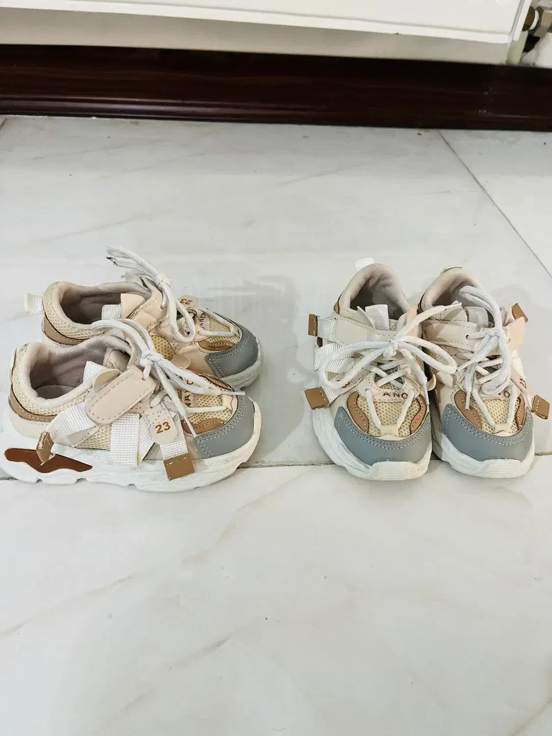 تعدادی کتونی بچگانه|کفش و لباس بچه|باقرشهر, |دیوار