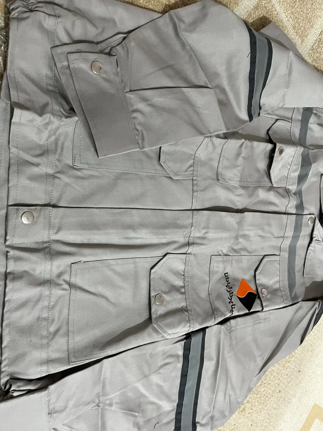 لباس کار ست|لباس|بندر امام خمینی, |دیوار