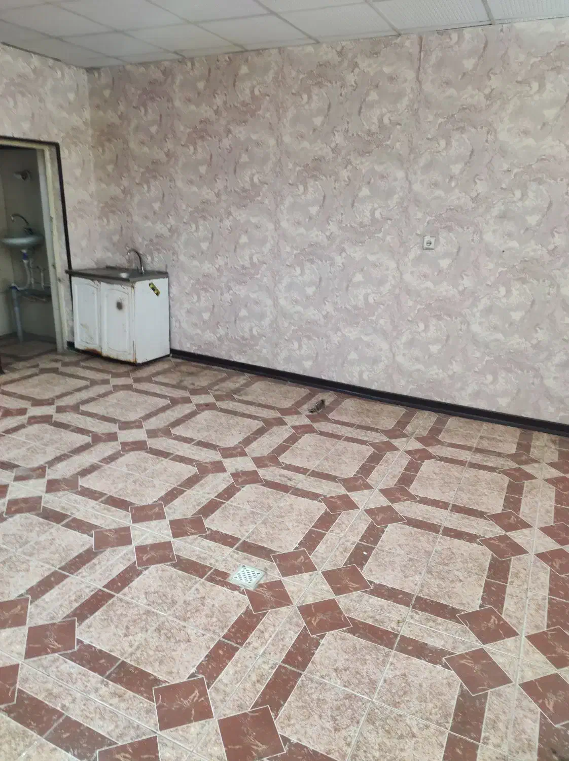 اجاره مغازه|اجارهٔ مغازه و غرفه|بم, |دیوار