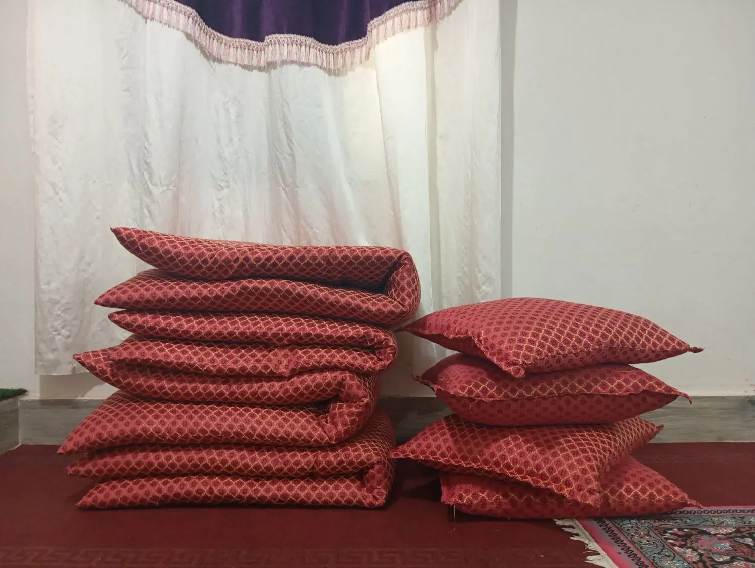 تشک و بالشت|رختخواب، بالش، پتو|شیراز, گویم|دیوار