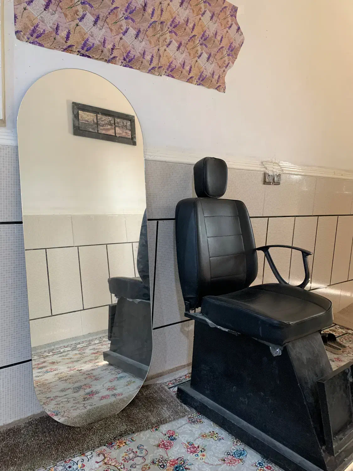اینه و صندلی تکی هم به فروش میرسد|آرایشگاه و سالنهای زیبایی|میناب, |دیوار