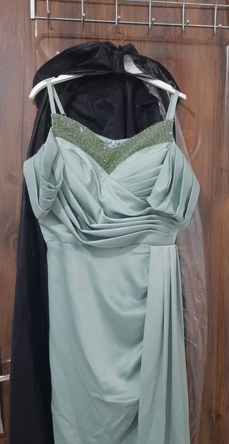 لباس مجلسی|لباس|گلستان (تهران), |دیوار