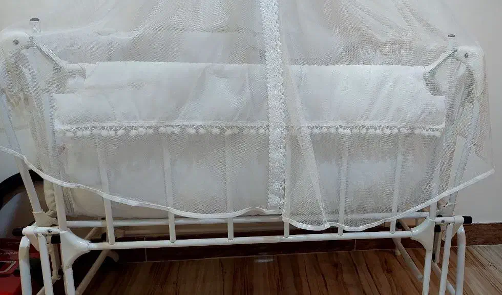 تخت خواب نوزاد|تخت و صندلی بچه|رشت, حومه رشت|دیوار