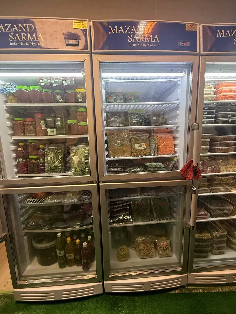 جذب نیرو کار برای کمک آشپز در فروشگاه|استخدام خدمات فروشگاه و رستوران|لاهیجان, کوی استادان|دیوار