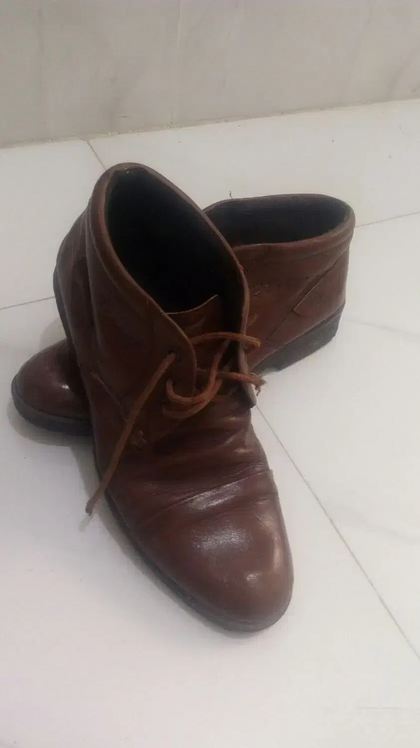 کفش|کیف، کفش، کمربند|بهار, |دیوار