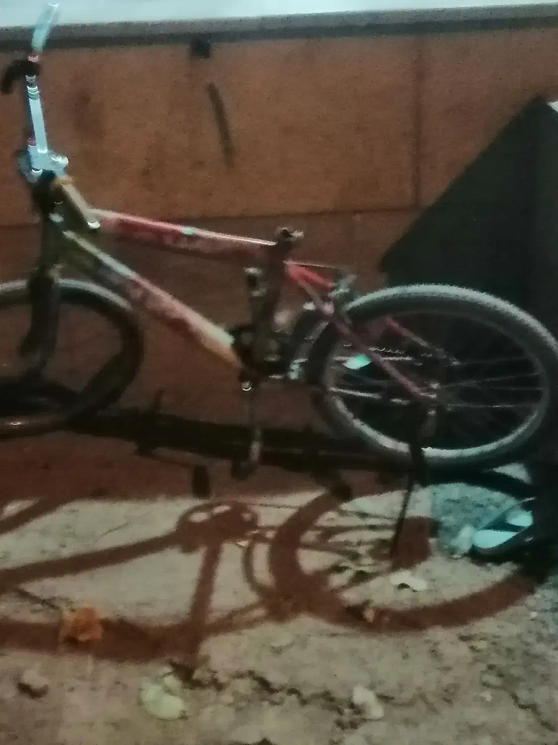 دوچرخه|دوچرخه، اسکیت، اسکوتر|لاران, |دیوار