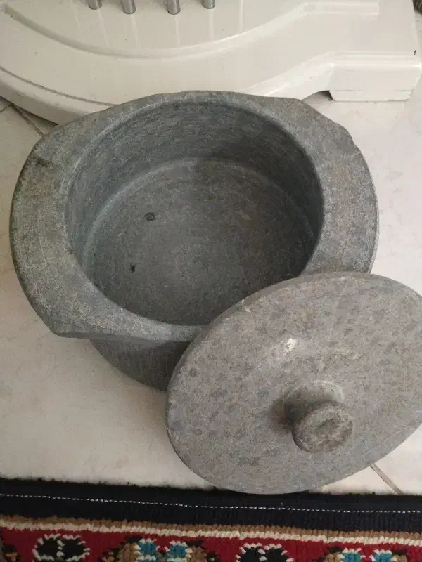 دیزی سنگی|ظروف پخت‌وپز|مشهد, طبرسی شمالی|دیوار