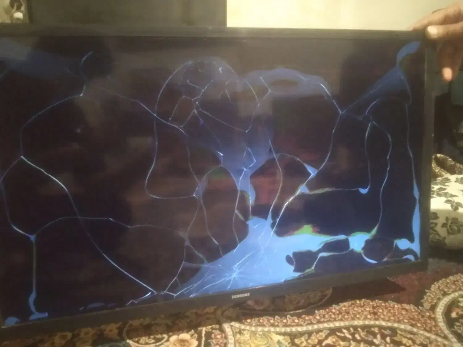 2عدد‌‌ LED|تلویزیون و پروژکتور|شیروان (خراسان), |دیوار