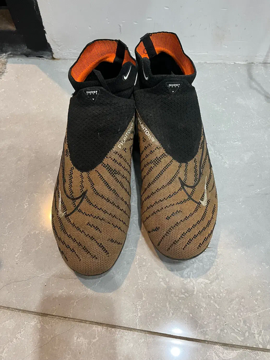 کتونی چمن (فانتوم)|کیف، کفش، کمربند|لاهیجان, پردسر|دیوار