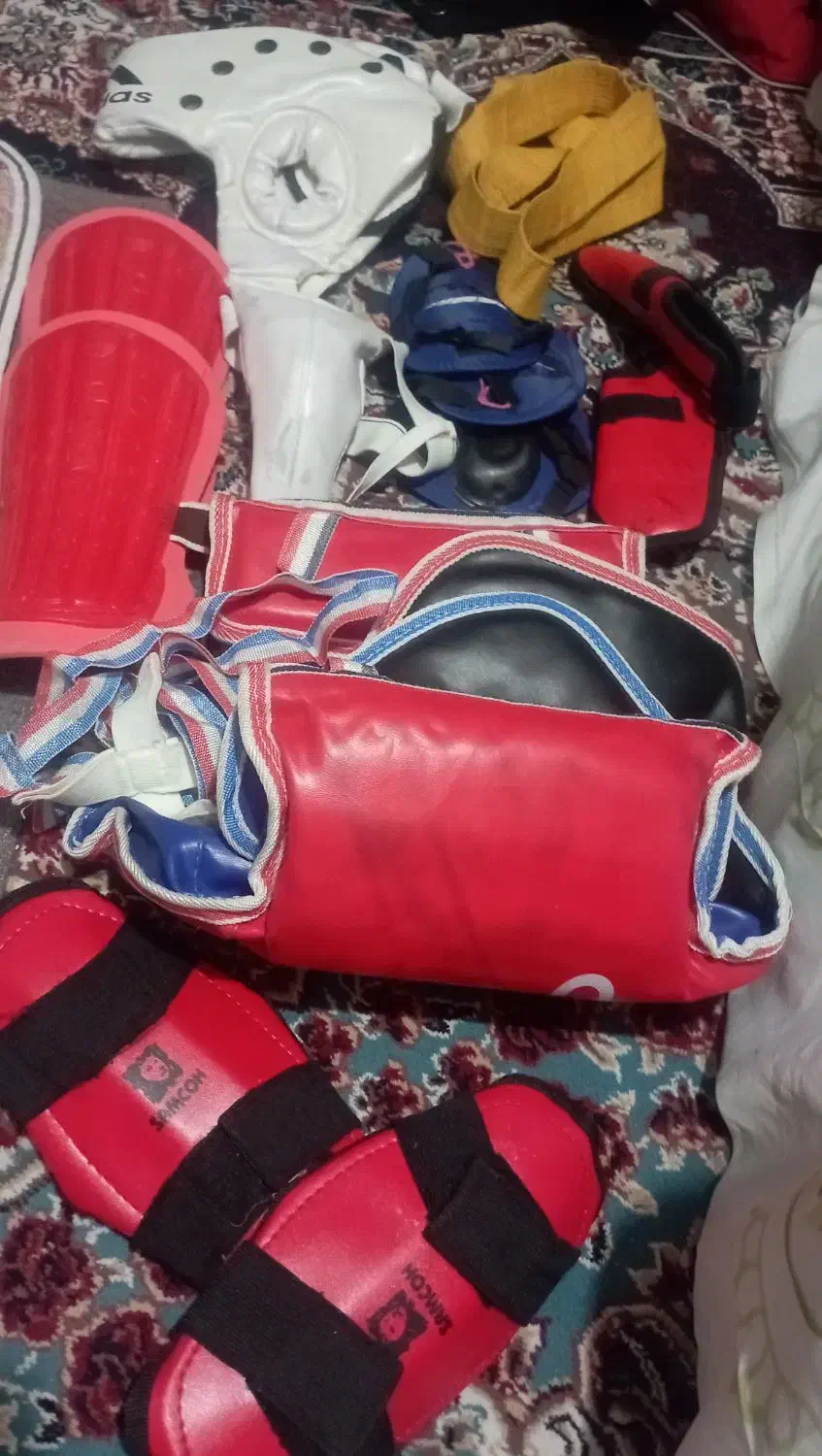 اسکیت کفشی و لوازم تکواندو|دوچرخه، اسکیت، اسکوتر|بیرجند, |دیوار