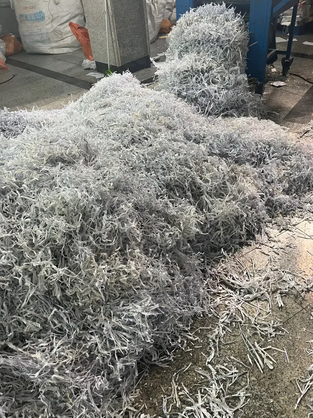 جمع اوری و‌بسته بندی کاغذ|استخدام صنعتی، فنی، مهندسی|رشت, دباغیان|دیوار